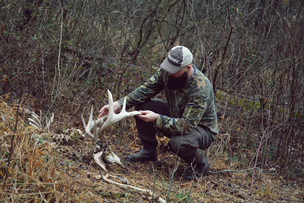 finding-dead-deer-shed-hunting_Feature2